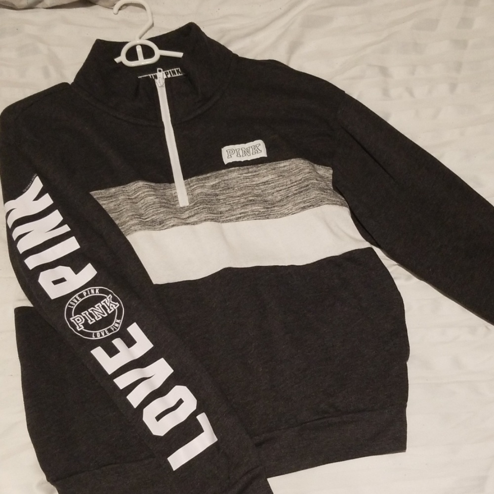 VS Pink Quarter Zip Gray/White